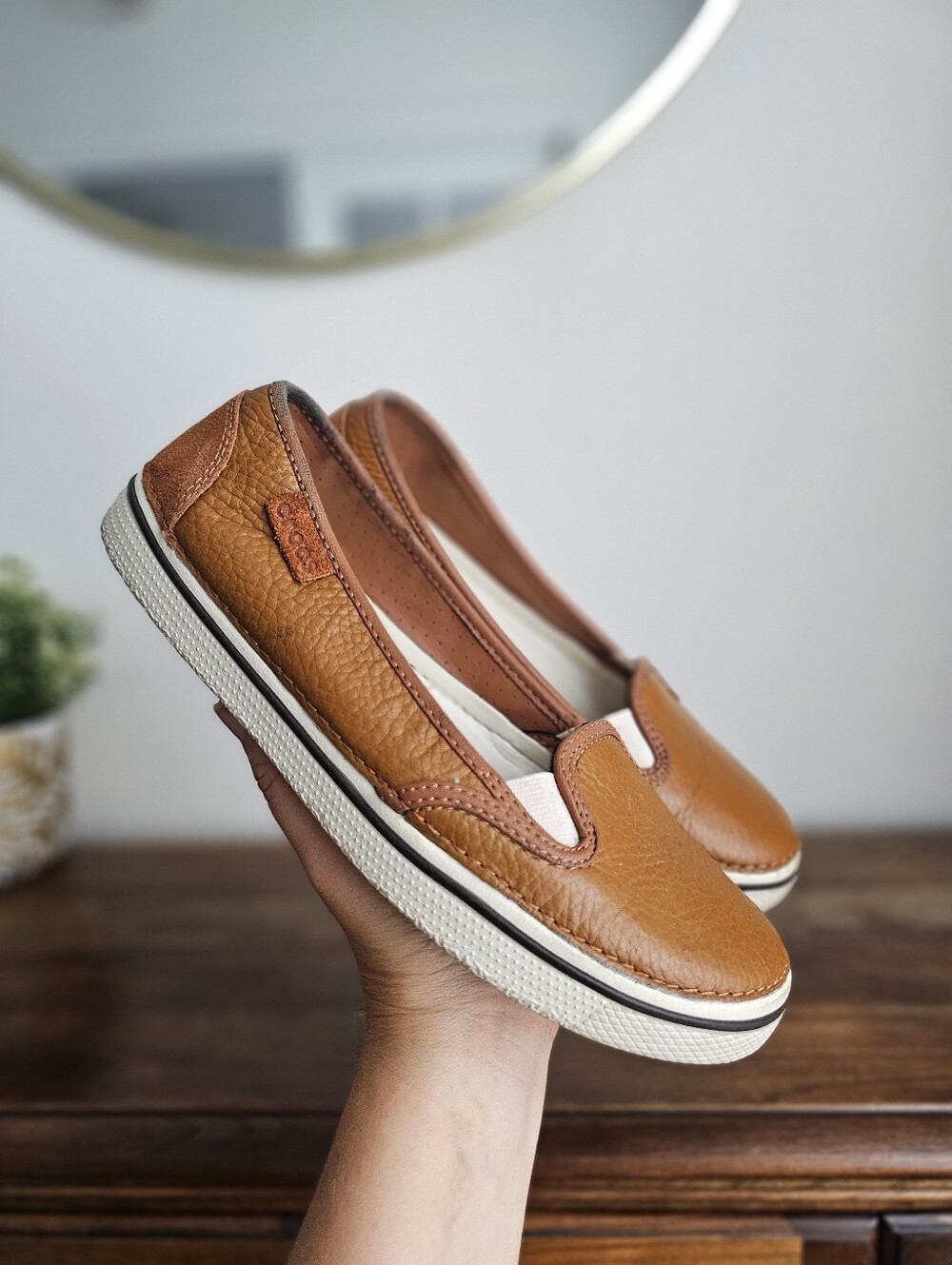 Crocs Hover Women’s W9 Brown Leather Suede Slip On Loafers Comfort Shoes
